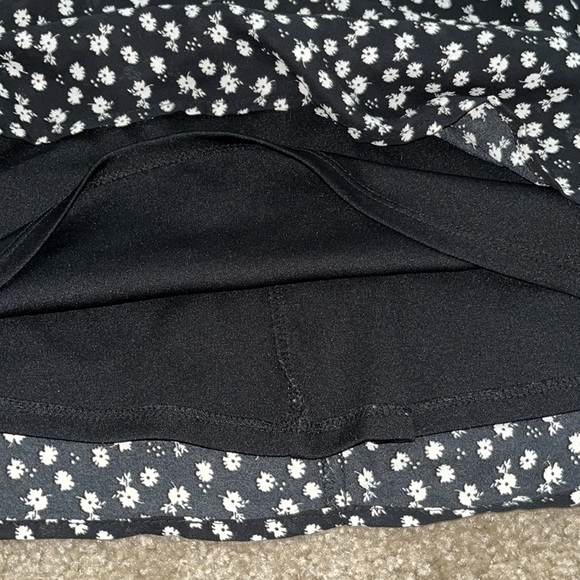 SOLD! AUW floral ruffled sleeves off the shoulder dress - Picture 10 of 16